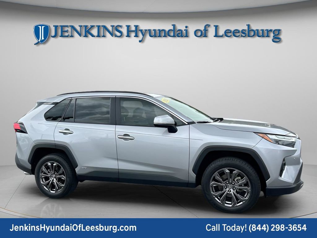 Used 2022 Toyota RAV4 Limited image 6