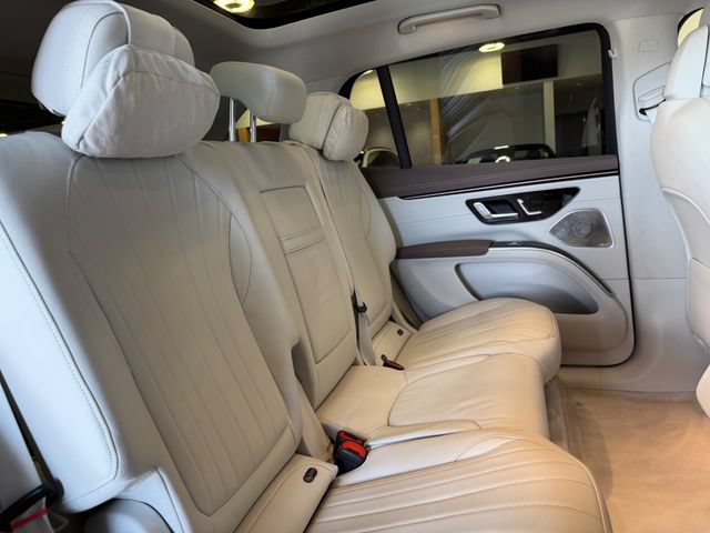 Used 2023 Mercedes-Benz EQS 580 4MATIC SUV image 22