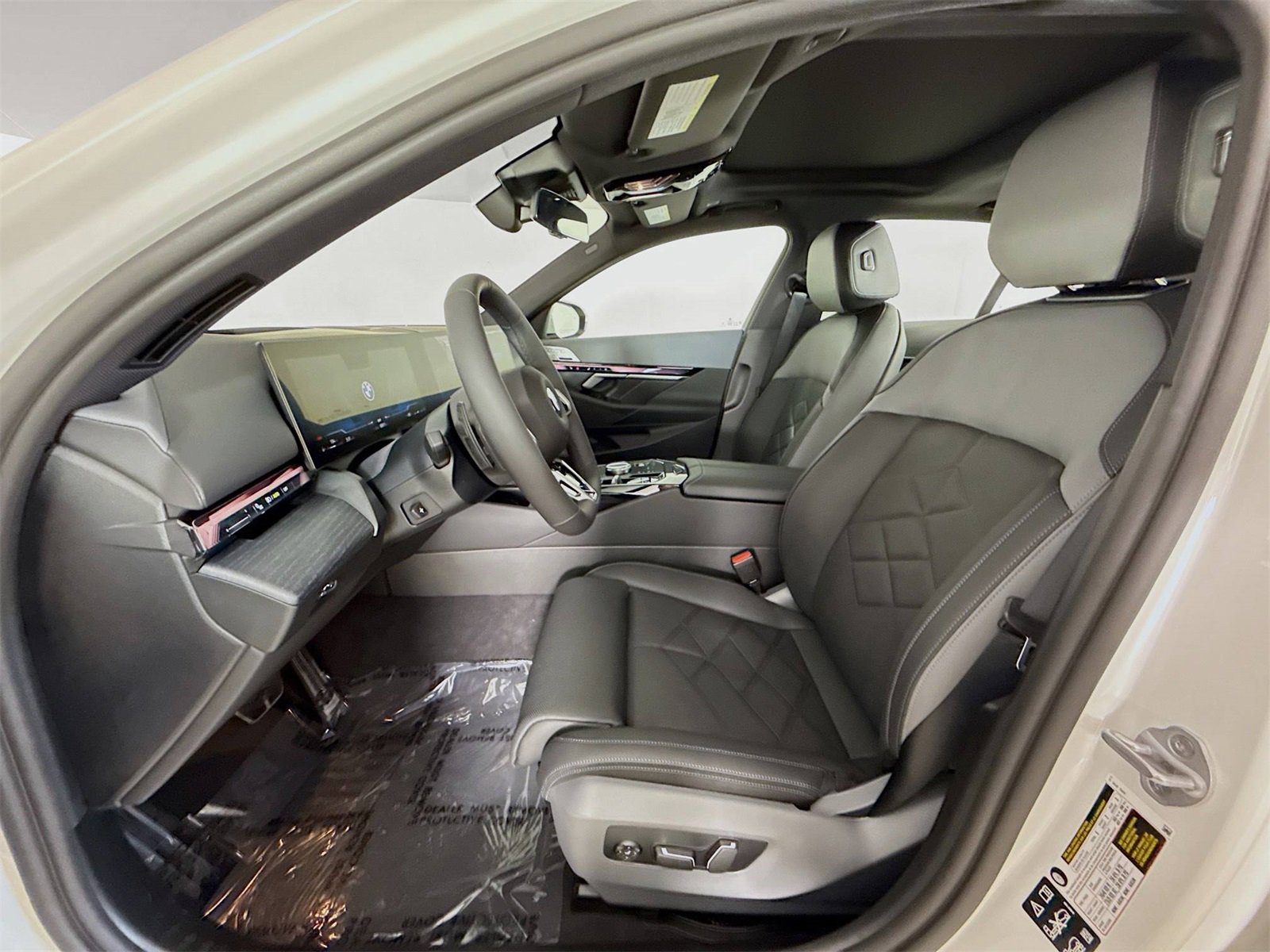 New 2026 BMW 540i xDrive w/ M Sport Package image 22