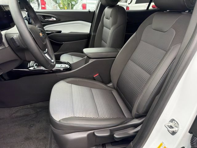 Certified 2025 Chevrolet Trax LT w/ Driver Confidence Package FWD image 10