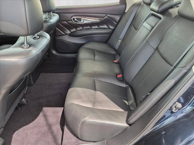 Used 2016 INFINITI Q70 L 5.6 AWD/4WD image 17