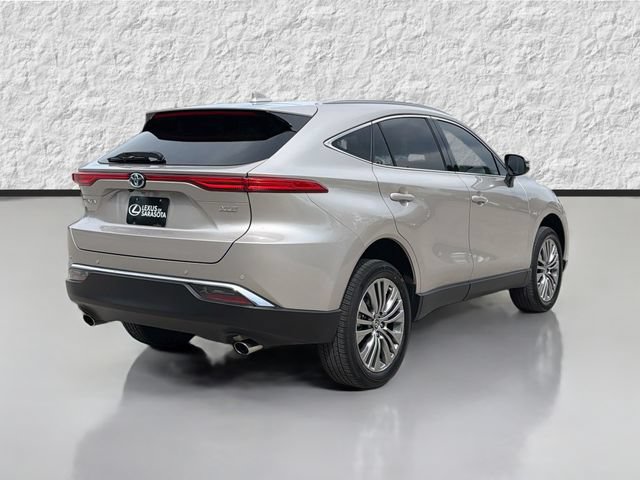 Used 2024 Toyota Venza XLE AWD/4WD image 3