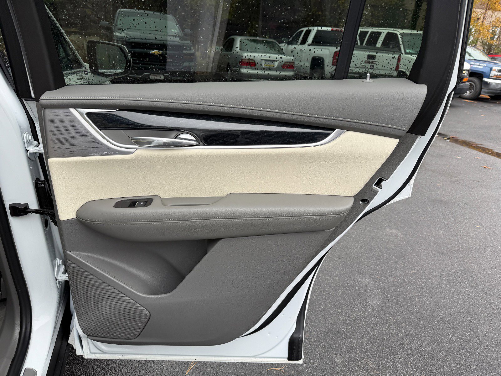 Used 2024 Cadillac XT6 Premium Luxury image 22