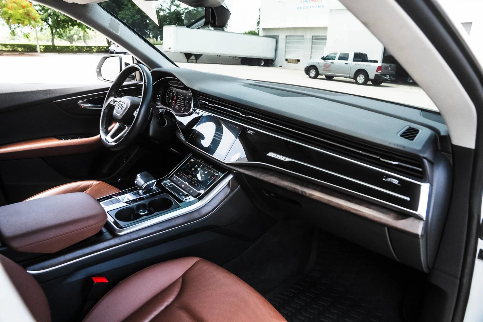 Used 2020 Audi Q8 Premium Plus AWD/4WD image 28