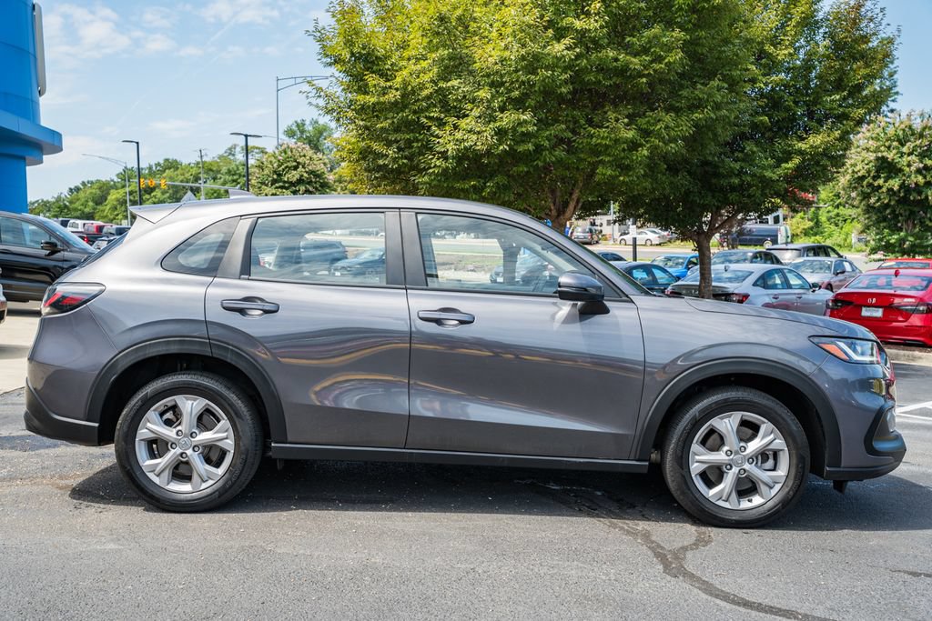Used 2023 Honda HR-V LX image 3
