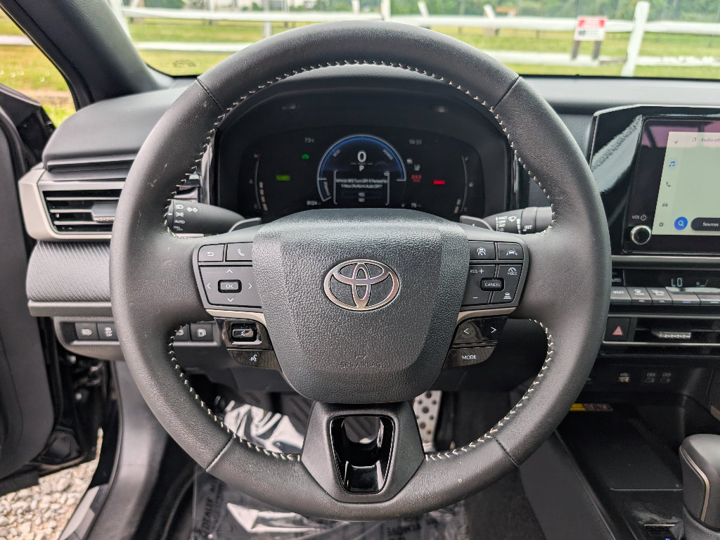 Used 2026 Toyota Camry SE FWD image 22
