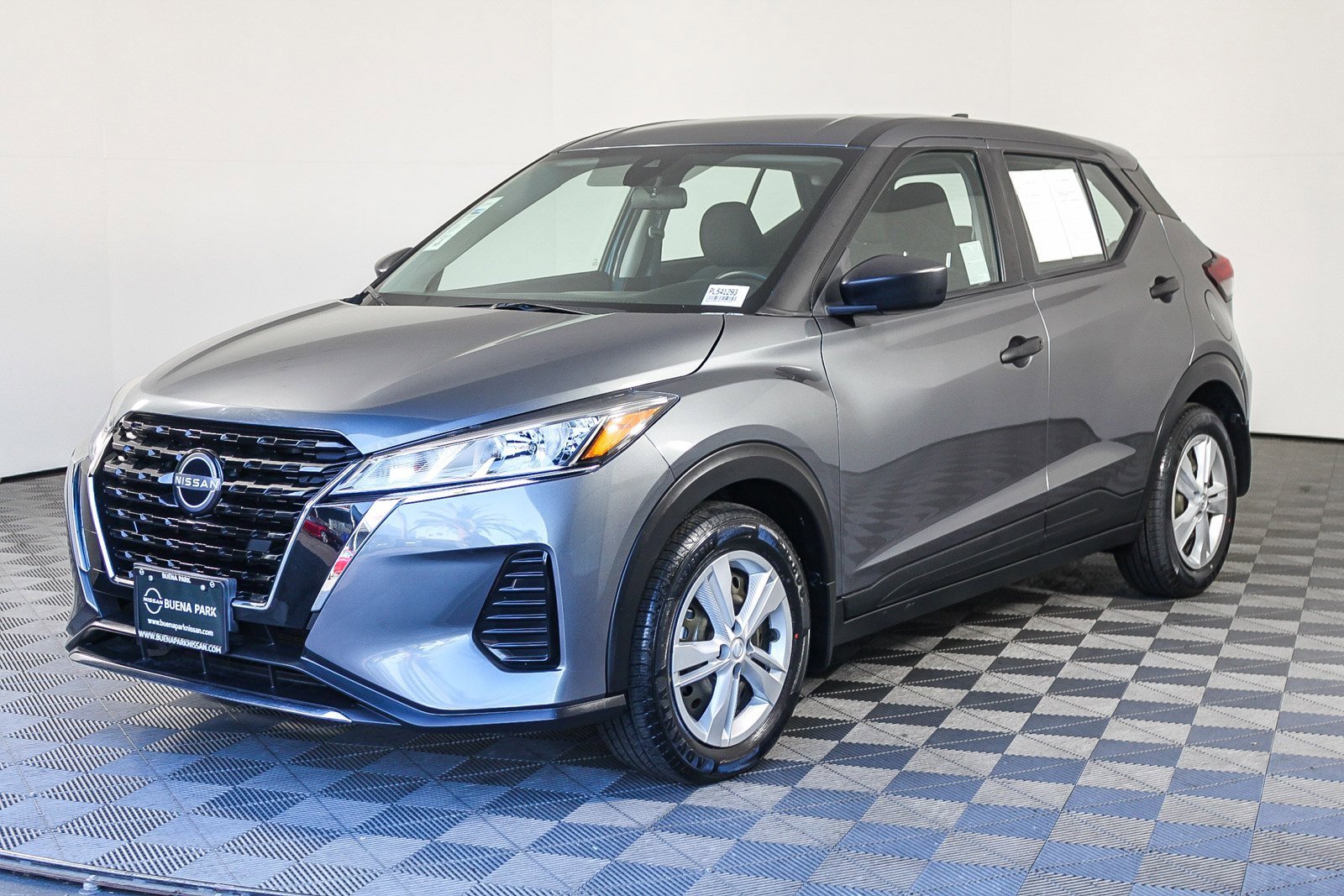 Used 2023 Nissan Kicks S image 3