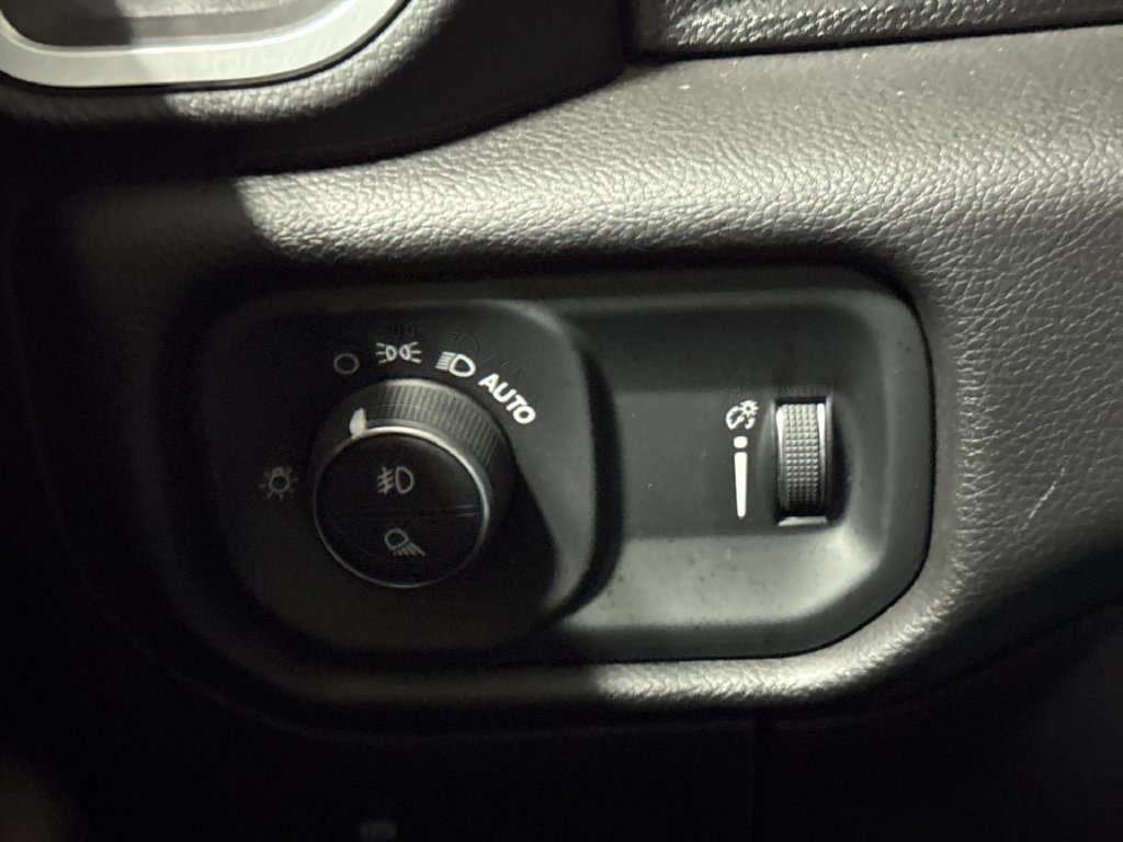 Used 2024 RAM 1500 Big Horn AWD/4WD image 18