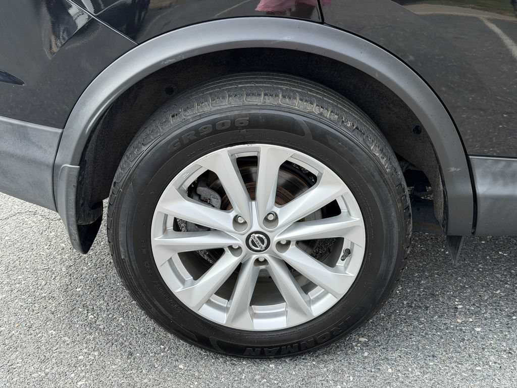 Used 2019 Nissan Rogue Sport SV w/ Technology Package AWD/4WD image 12