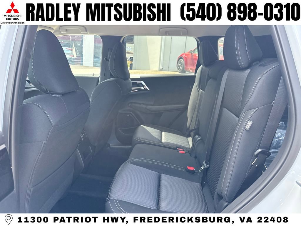 New 2026 Mitsubishi Outlander ES image 12