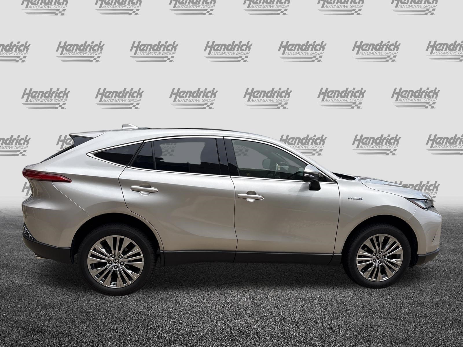 Used 2021 Toyota Venza Limited w/ Carpet Mat Package (TMS) AWD/4WD image 11