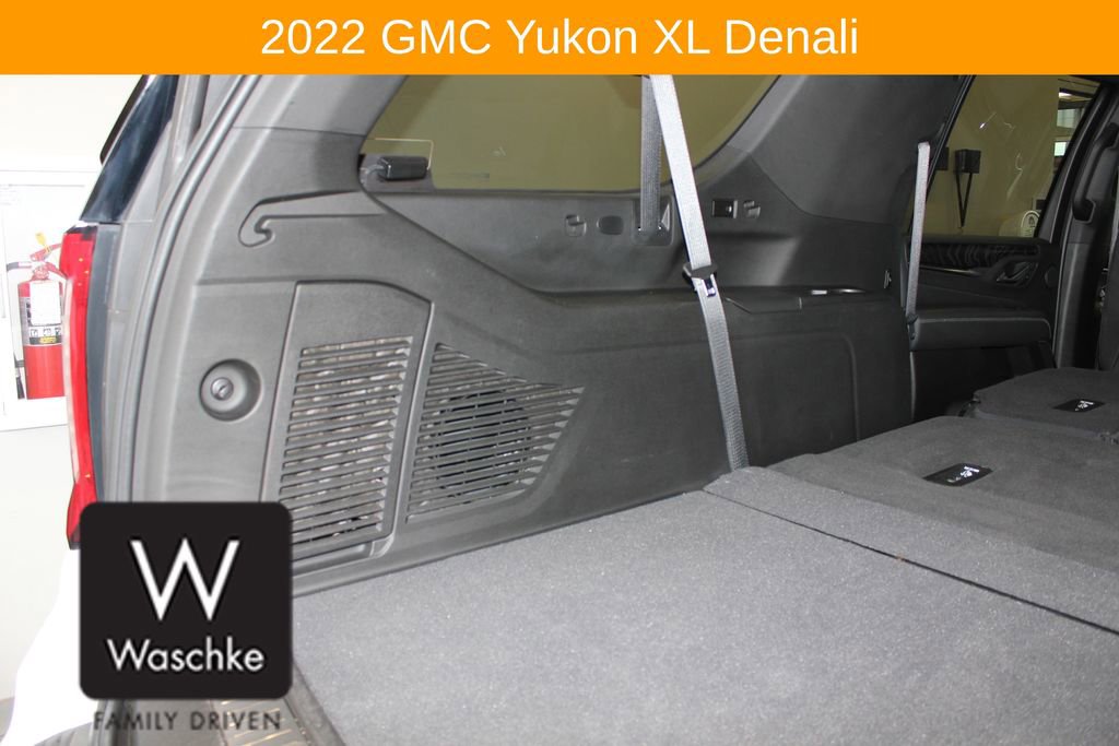 Used 2022 GMC Yukon XL Denali w/ Denali Premium Package AWD/4WD image 23