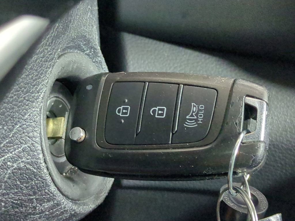 Used 2023 Hyundai Santa Fe SE w/ Cargo Package FWD image 36