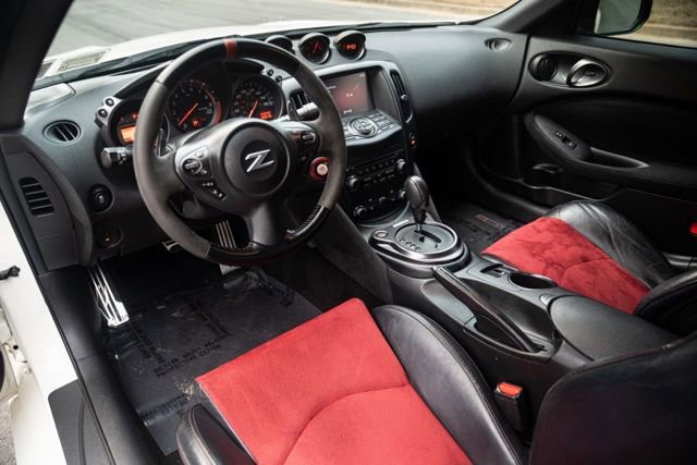 Used 2019 Nissan 370Z NISMO image 22
