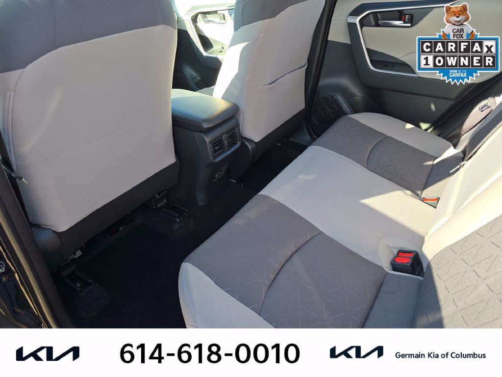 Used 2025 Toyota RAV4 XLE AWD/4WD image 19