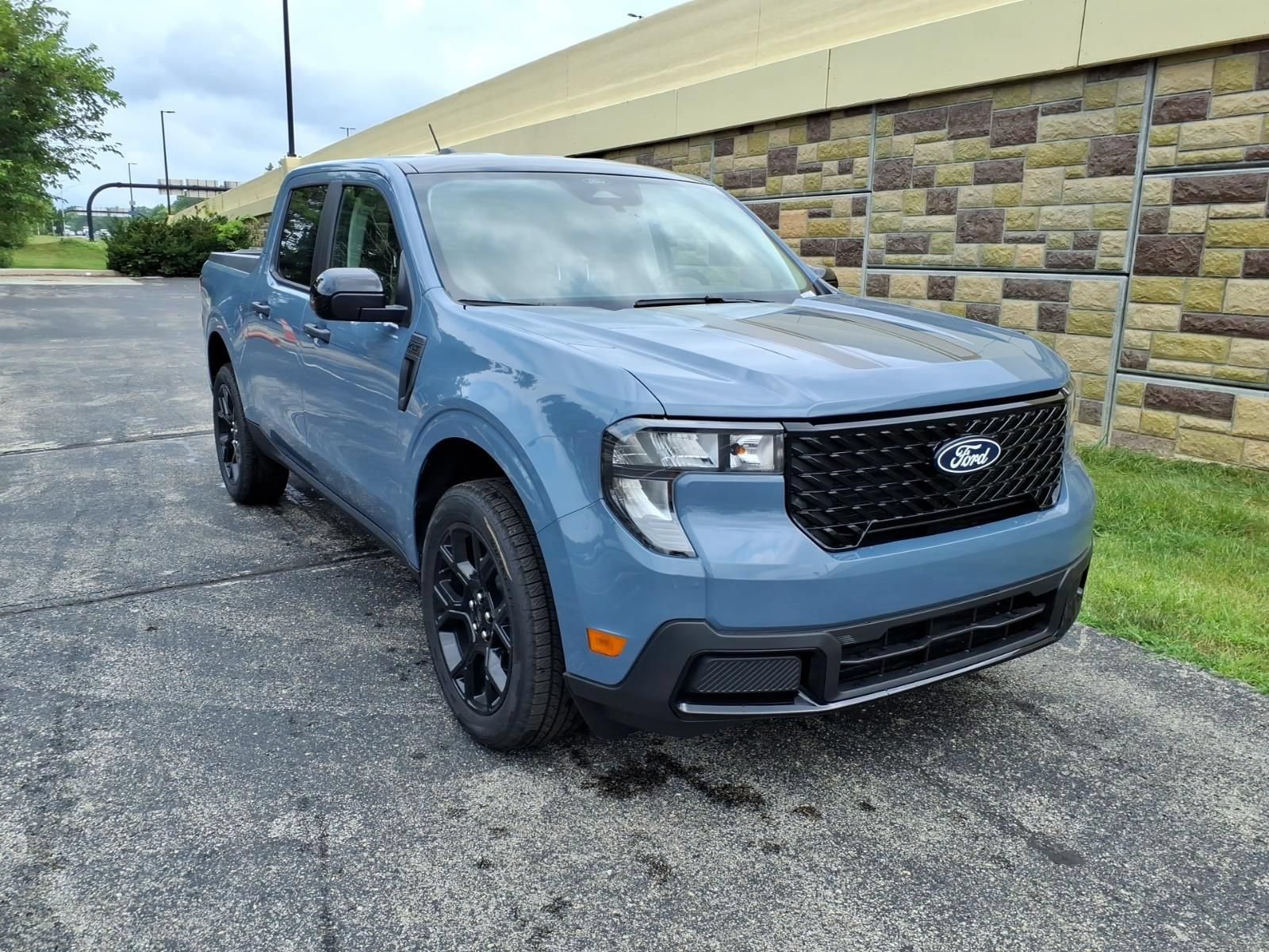 New 2026 Ford Maverick XLT w/ Equipment Group 301A AWD/4WD image 2