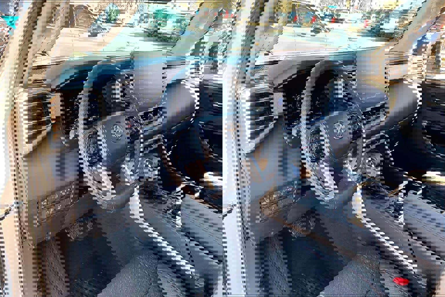 Used 2024 Toyota Tundra Limited image 17