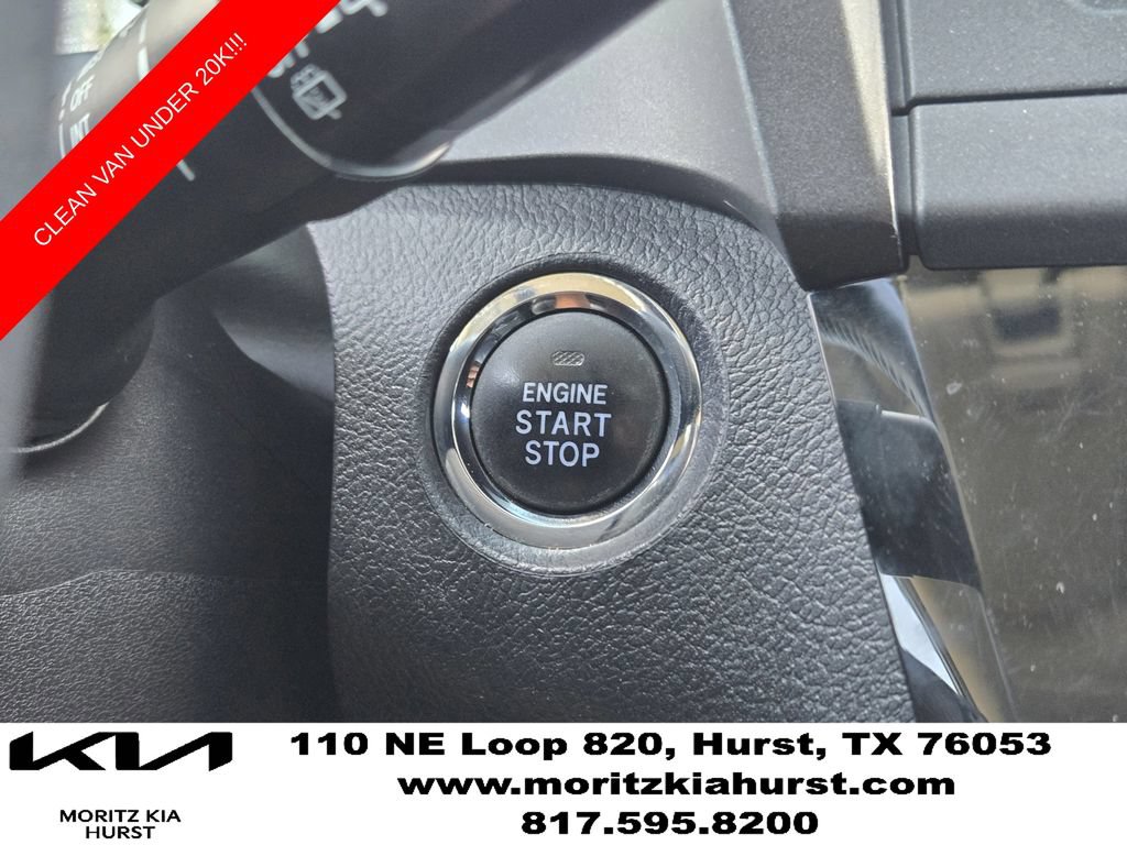 Used 2017 Toyota Sienna SE FWD image 23