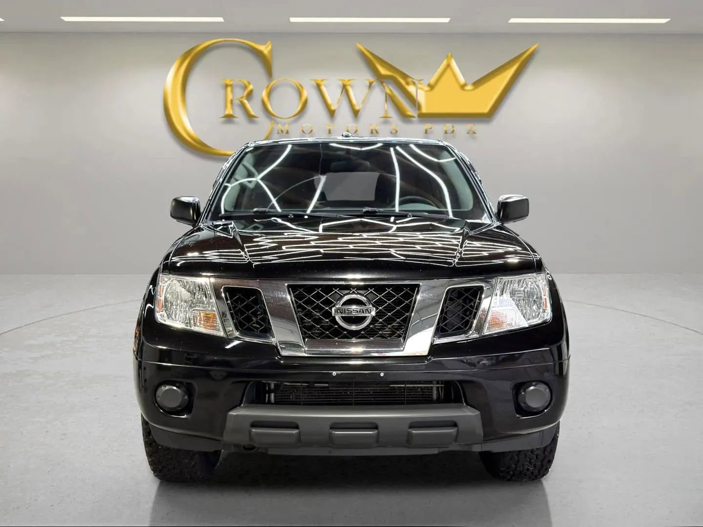 Used 2018 Nissan Frontier SV image 3