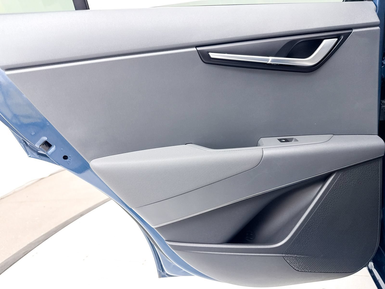 Certified 2025 Kia Niro EX Touring FWD image 32