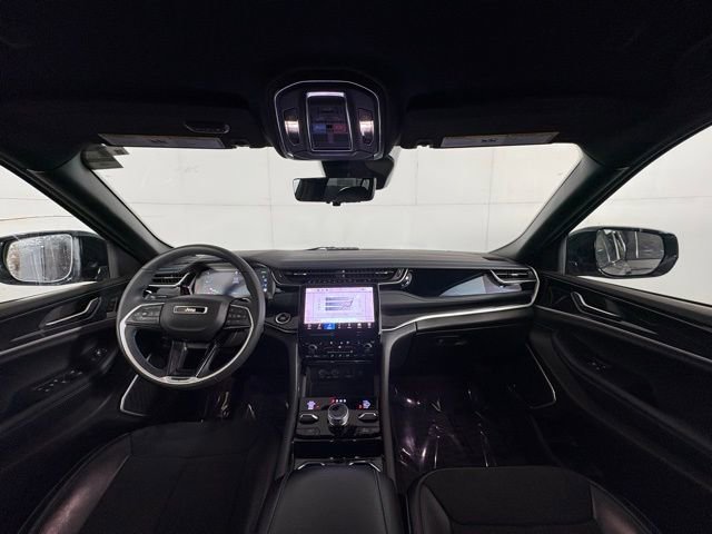 Used 2022 Jeep Grand Cherokee Trailhawk w/ Luxury Tech Group III image 21