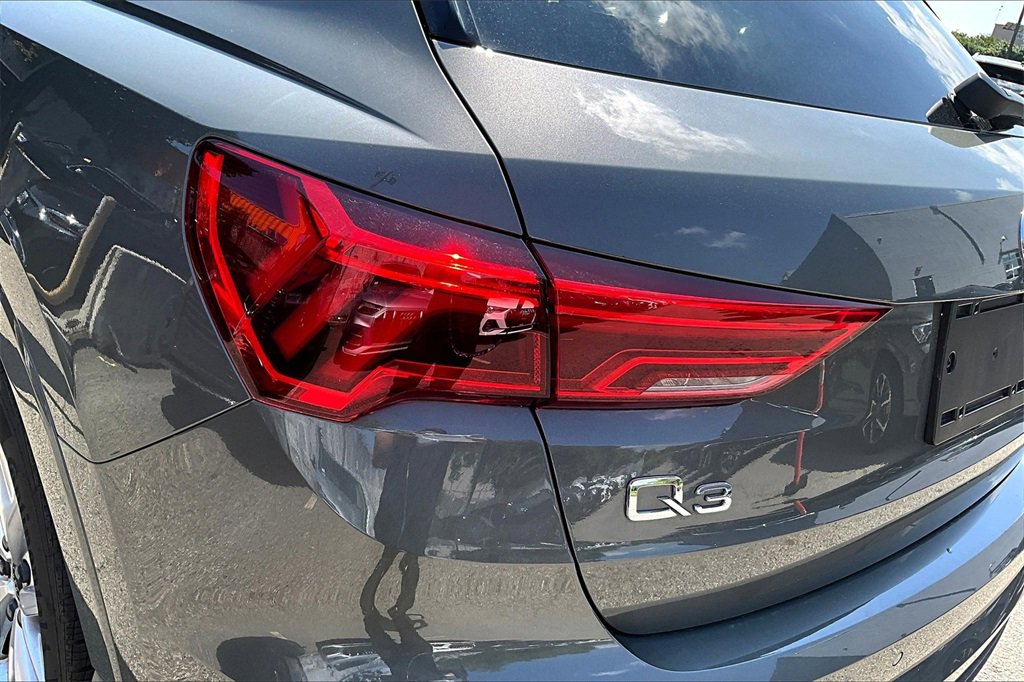 Certified 2025 Audi Q3 2.0T Premium Plus w/ Premium Plus Package image 23