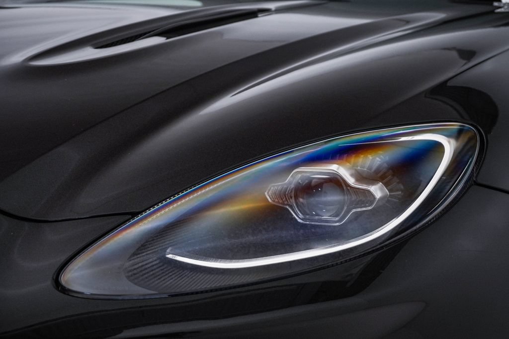 Used 2023 Aston Martin DBX AWD/4WD image 6
