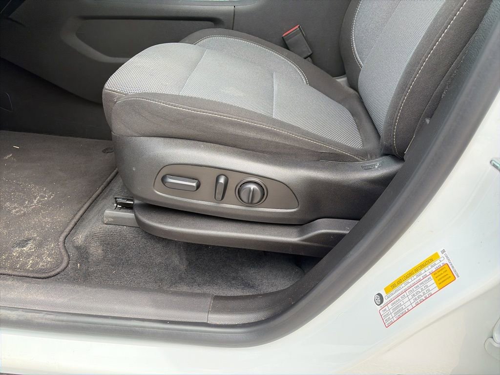 Used 2021 Chevrolet Traverse LT image 16