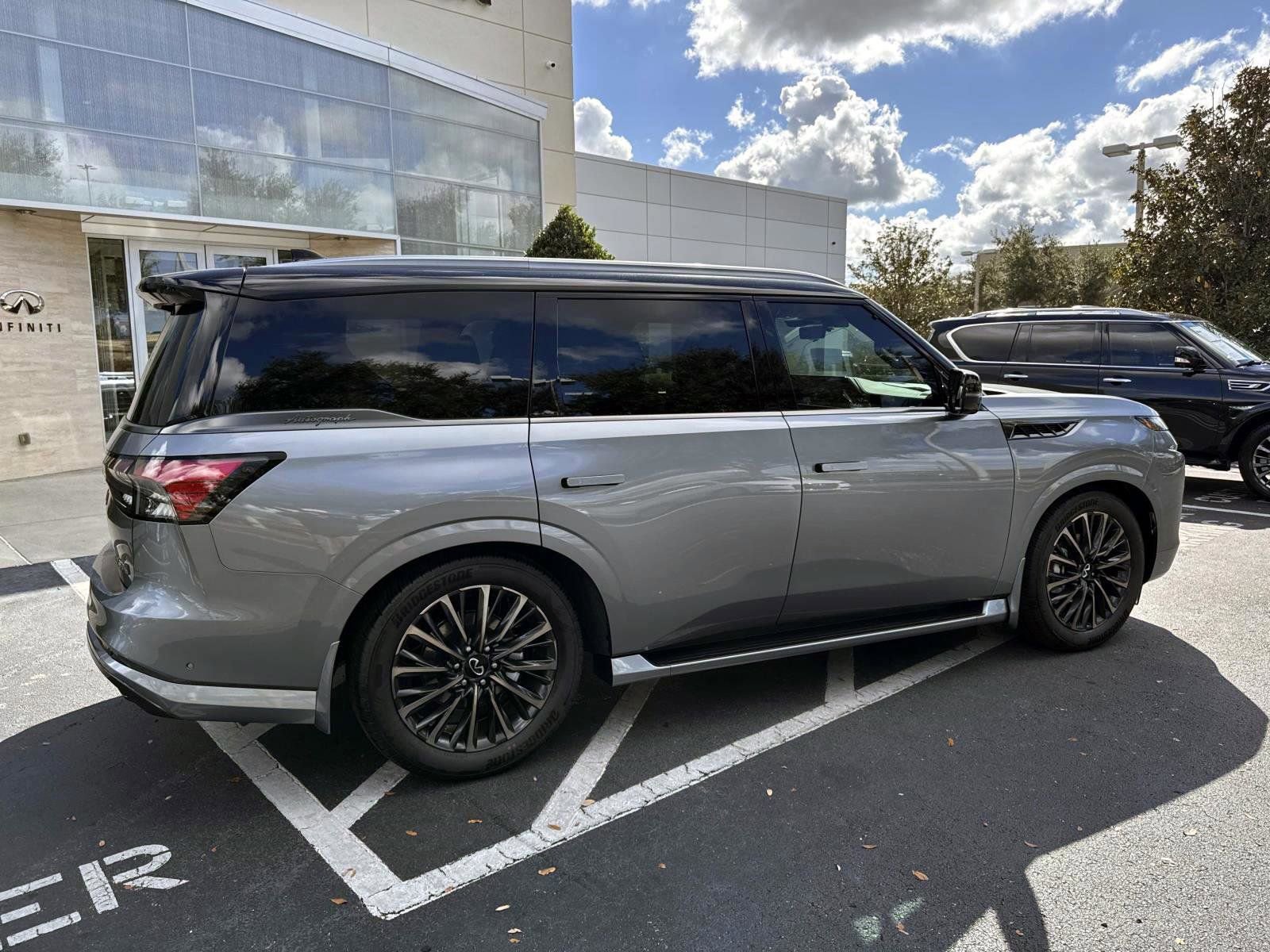 New 2026 INFINITI QX80 Autograph image 2