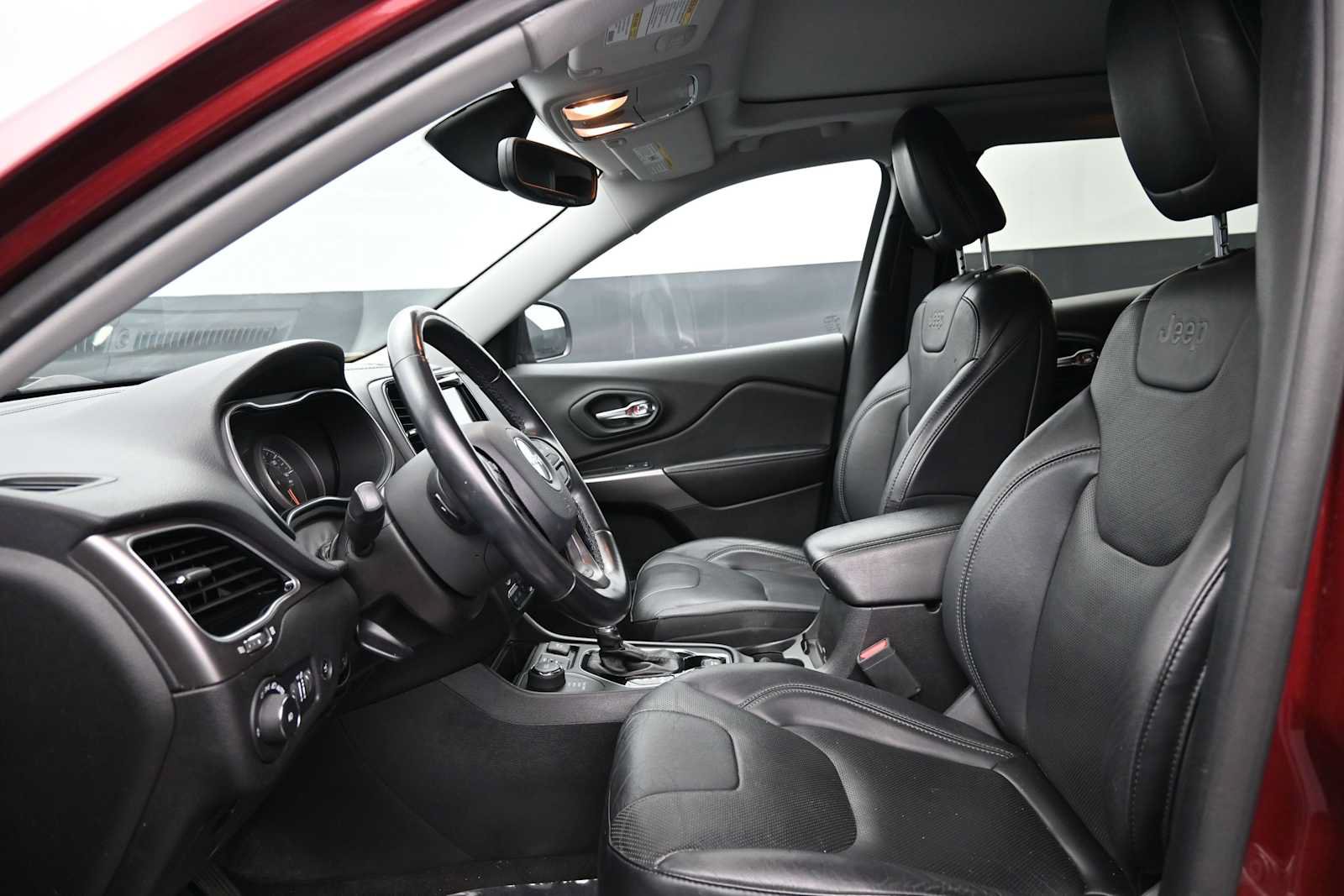 Used 2020 Jeep Cherokee Limited AWD/4WD image 11