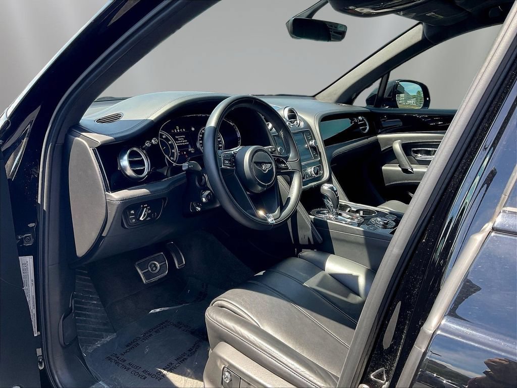 Used 2019 Bentley Bentayga AWD/4WD image 16