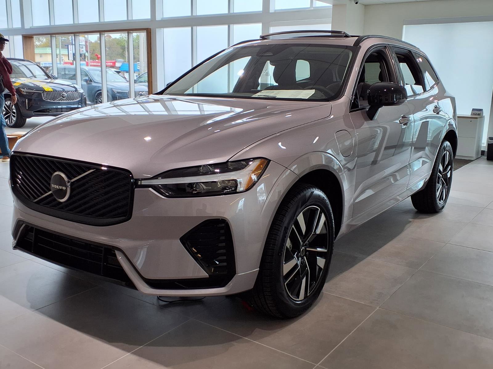 New 2026 Volvo XC60 T8 Core w/ Protection Package Premier image 3