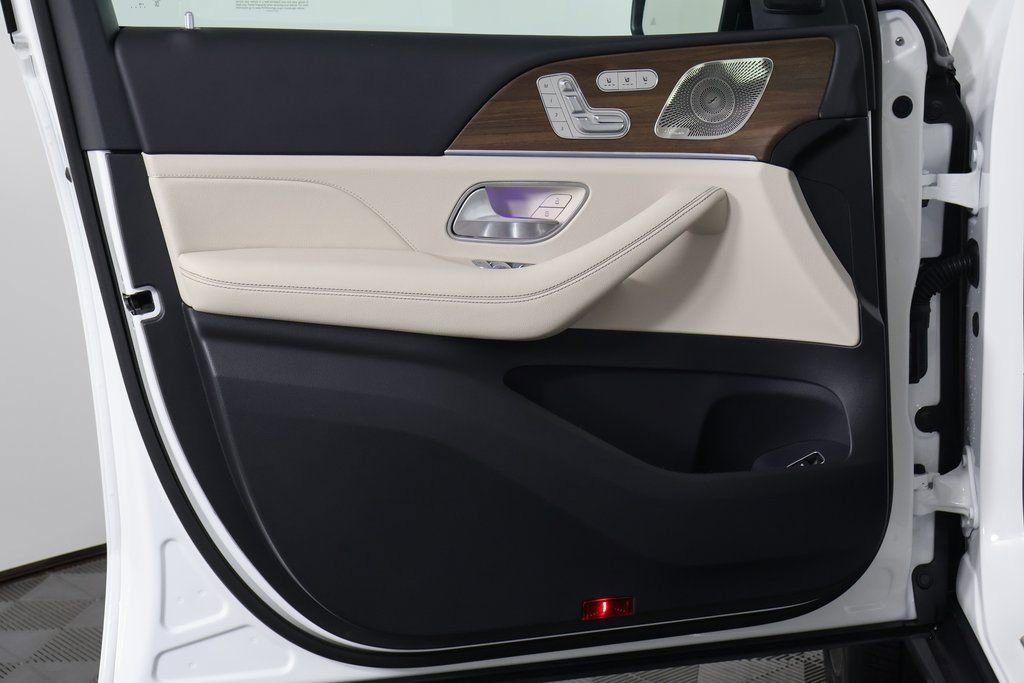 New 2026 Mercedes-Benz GLS 450 4MATIC image 8