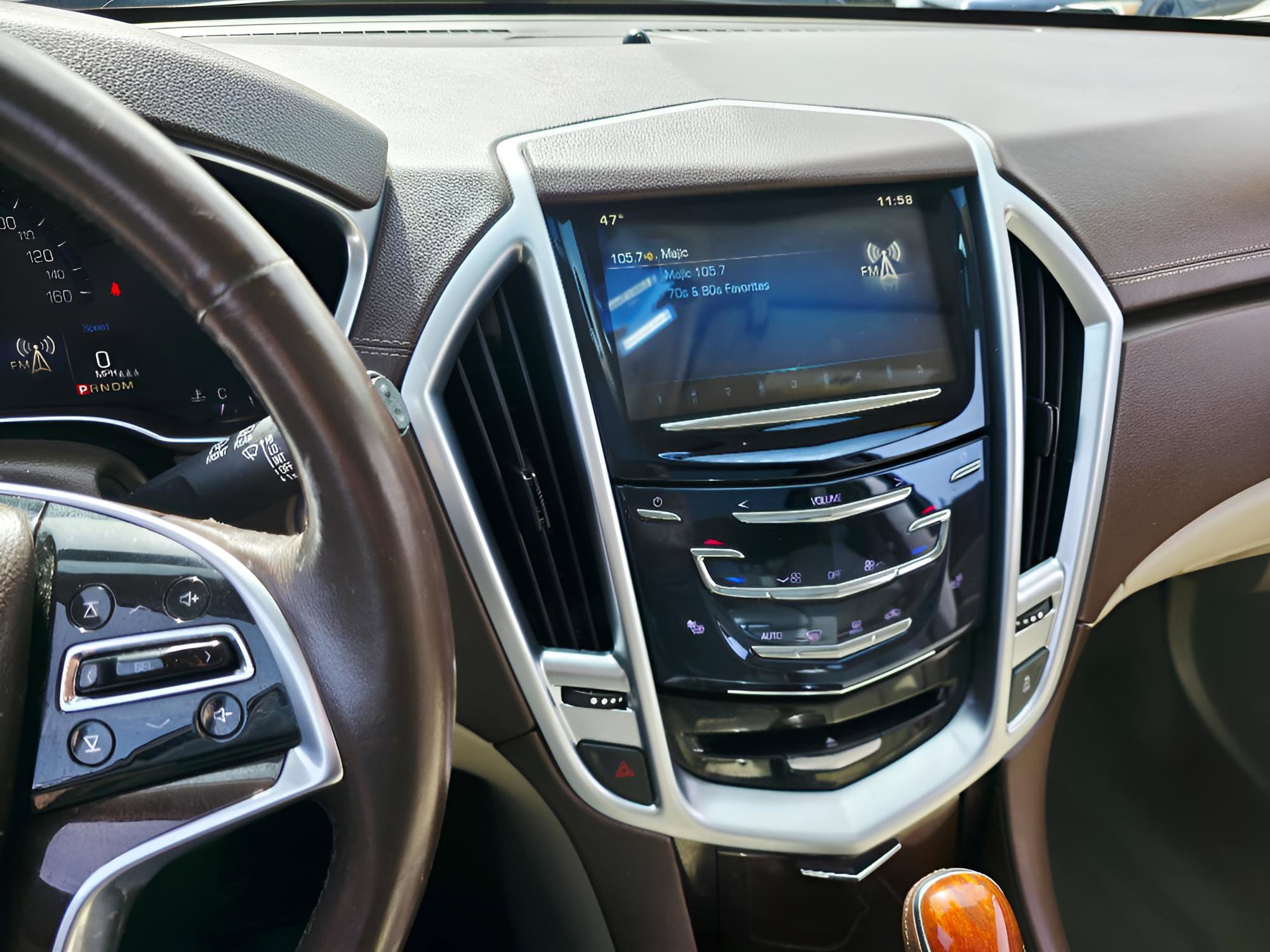 Used 2015 Cadillac SRX Luxury image 34