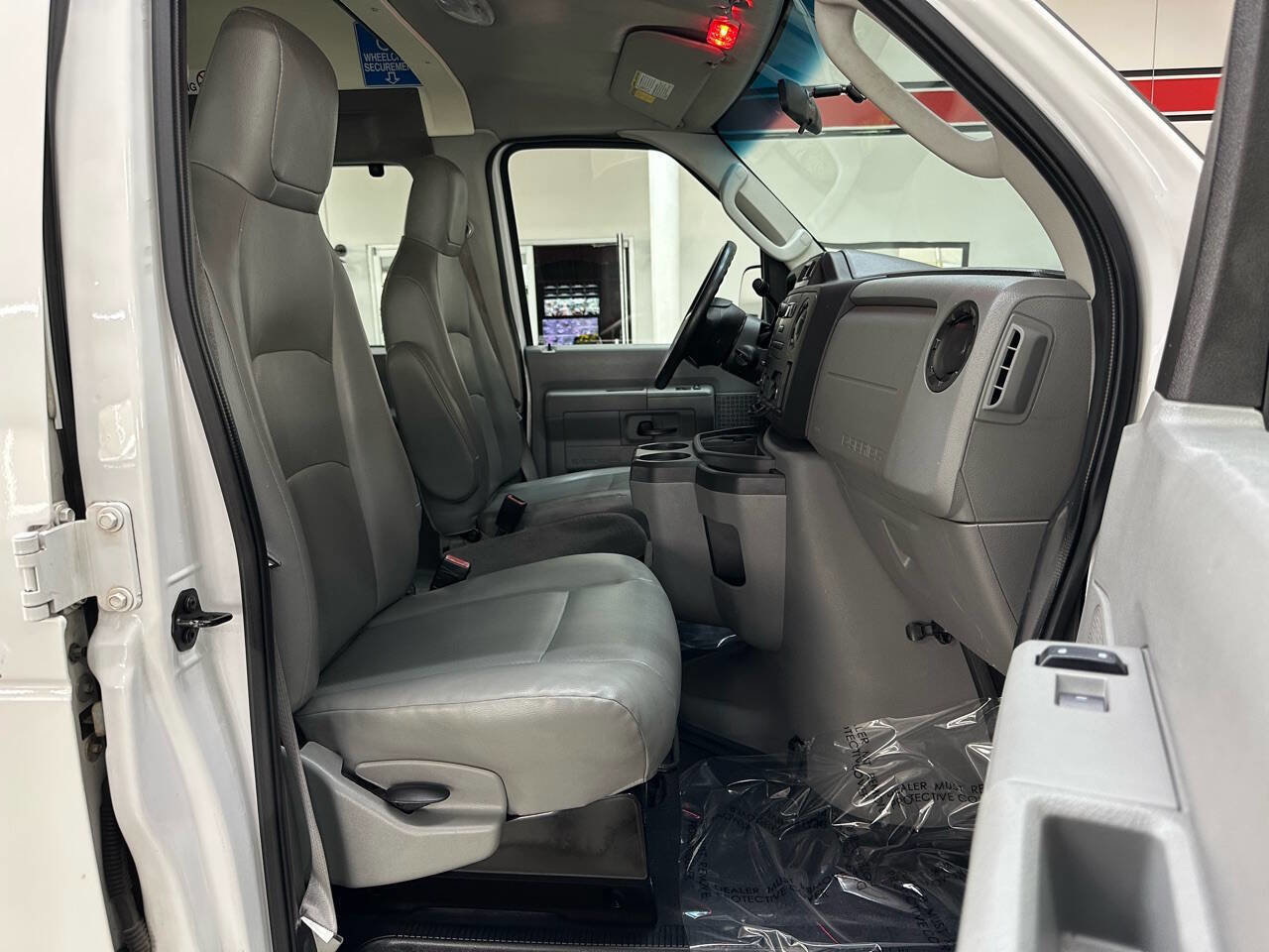 Used 2012 Ford E-250 and Econoline 250 w/ PWR Group image 17