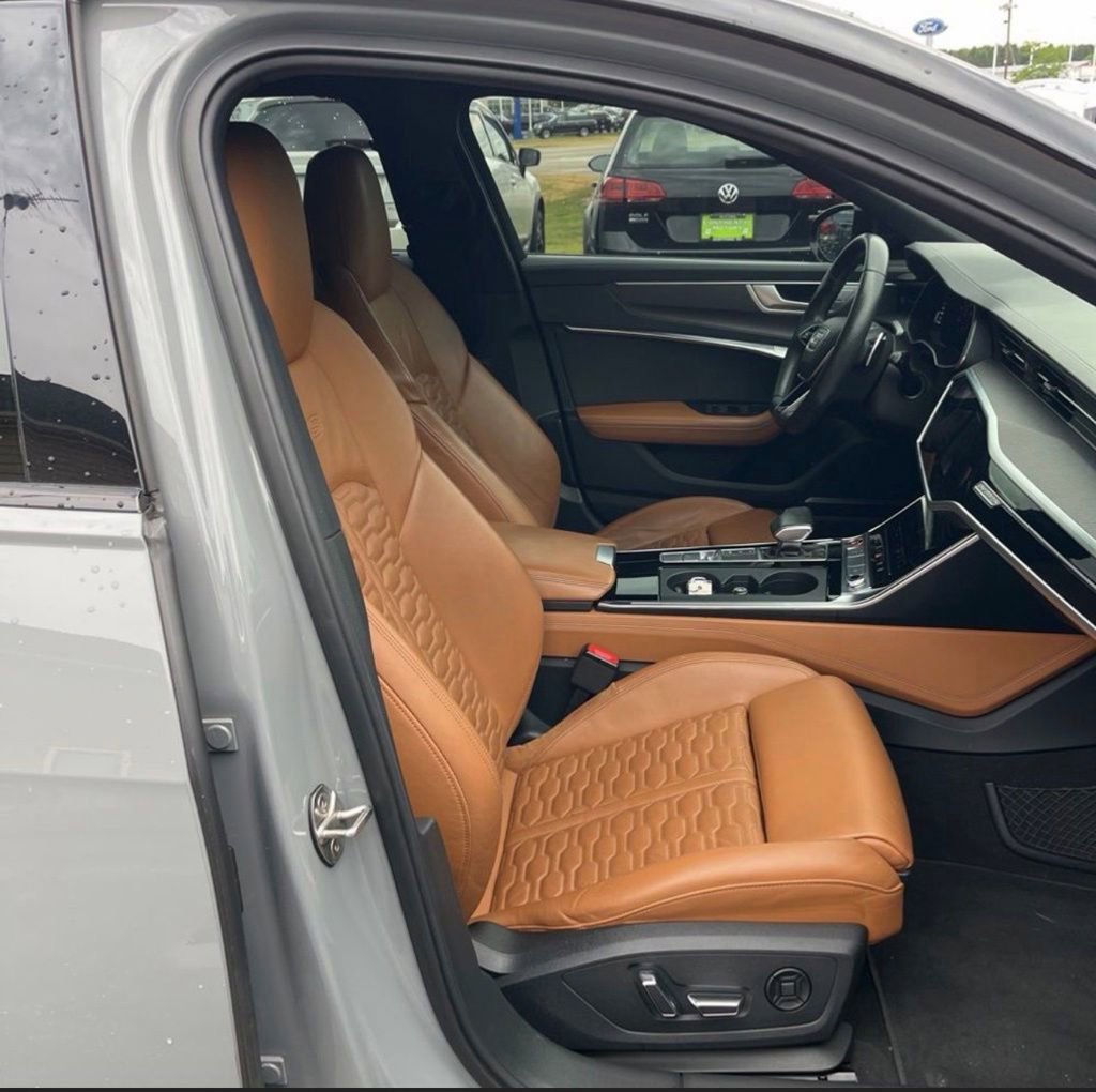 Used 2022 Audi RS 6 AWD/4WD image 3