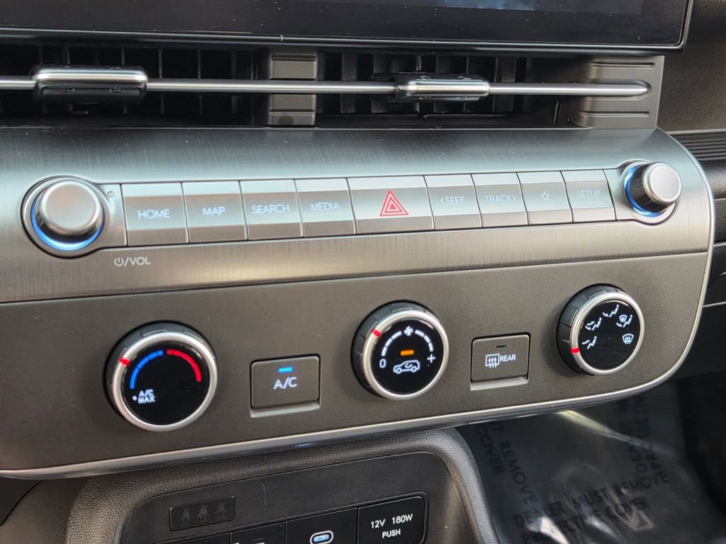 Used 2025 Hyundai Kona SE image 18