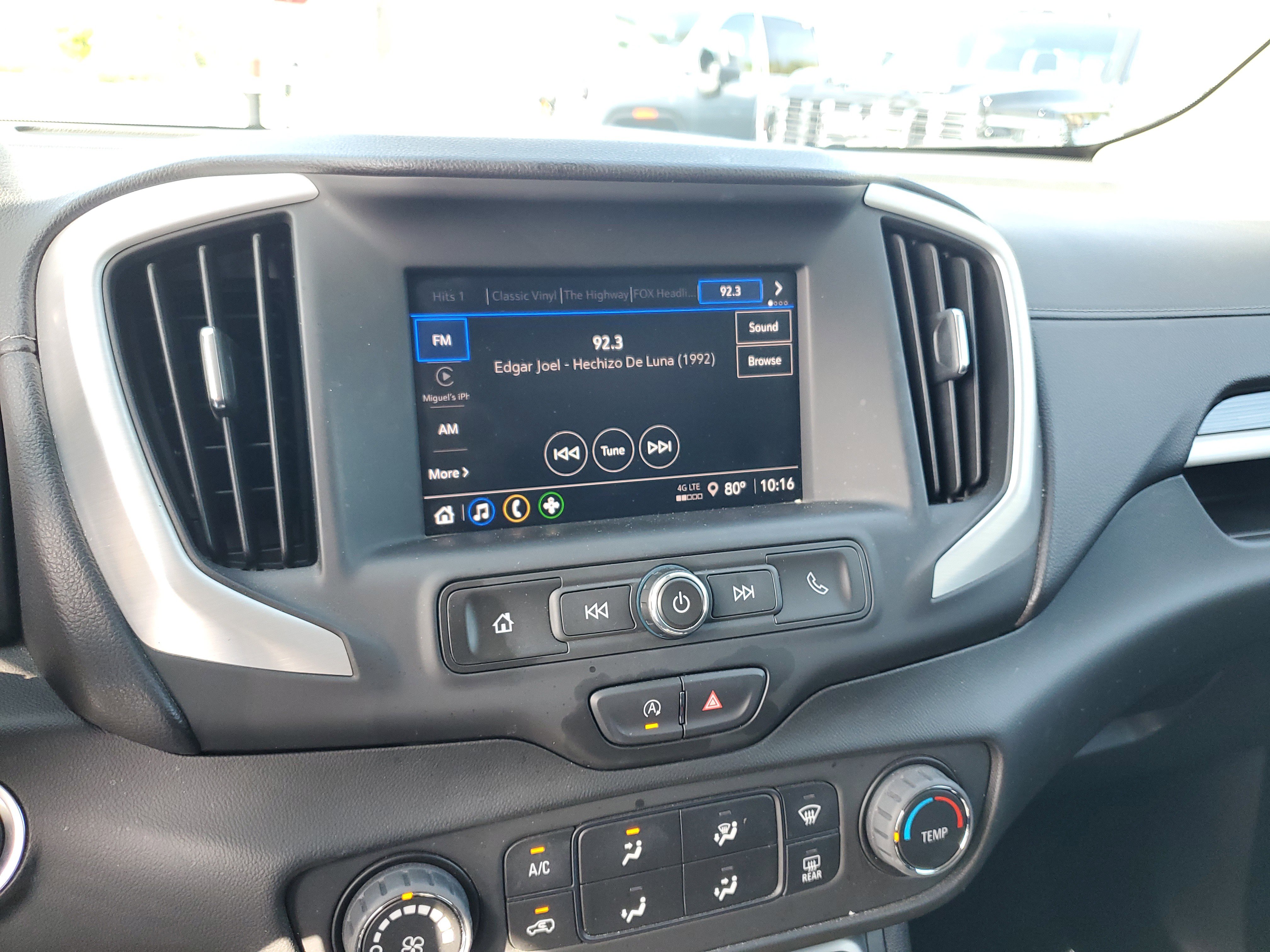 Used 2022 GMC Terrain SLE image 24