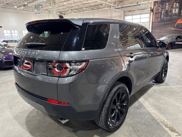 Used 2016 Land Rover Discovery Sport SE image 3