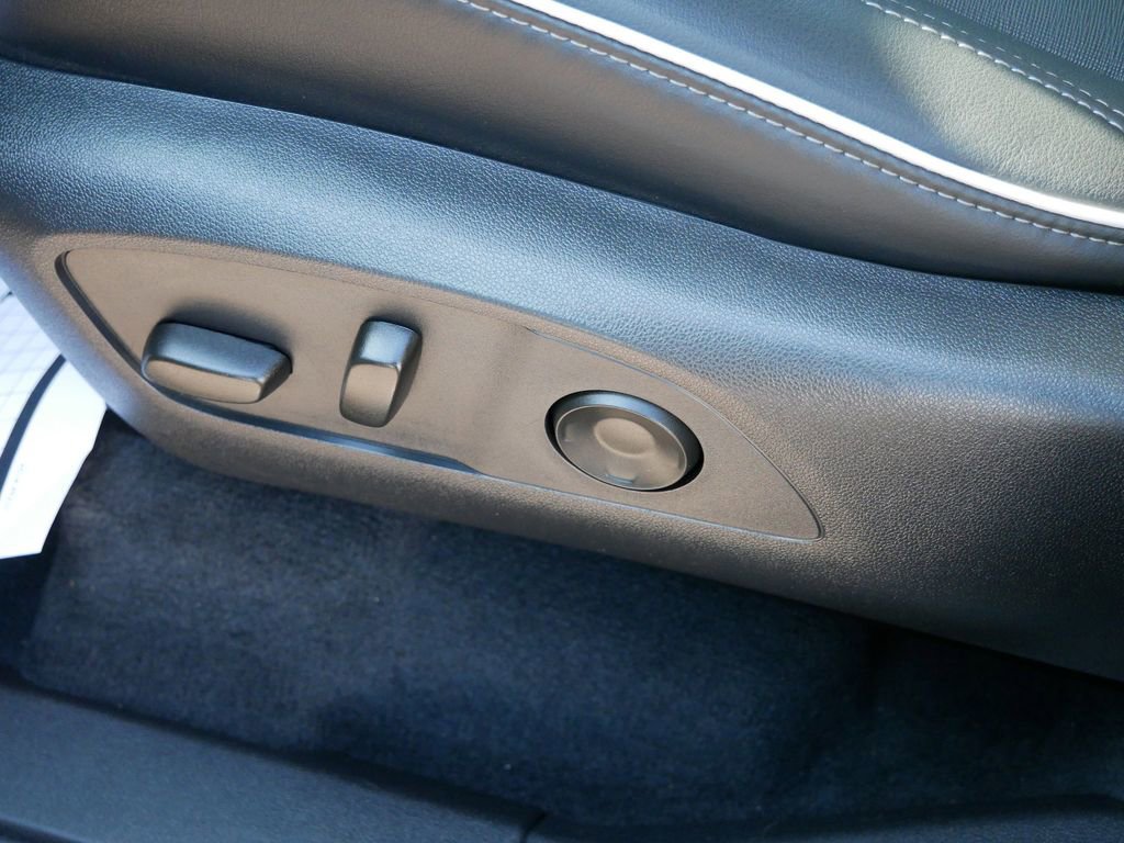 Used 2025 Buick Enclave Preferred AWD/4WD image 23