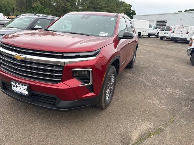 New 2026 Chevrolet Traverse LT w/ Driver Confidence Package AWD/4WD image 2