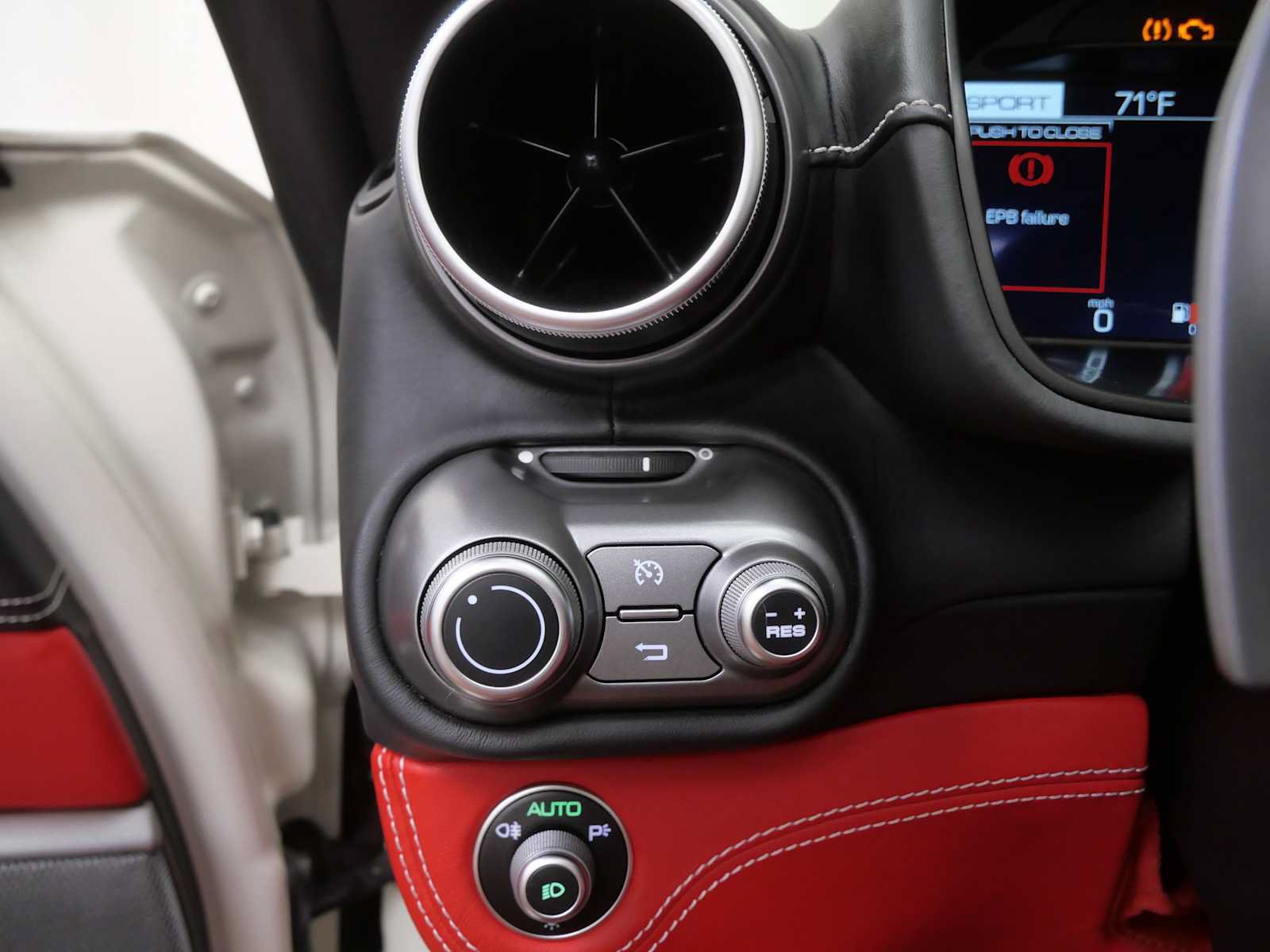Certified 2019 Ferrari Portofino RWD image 31