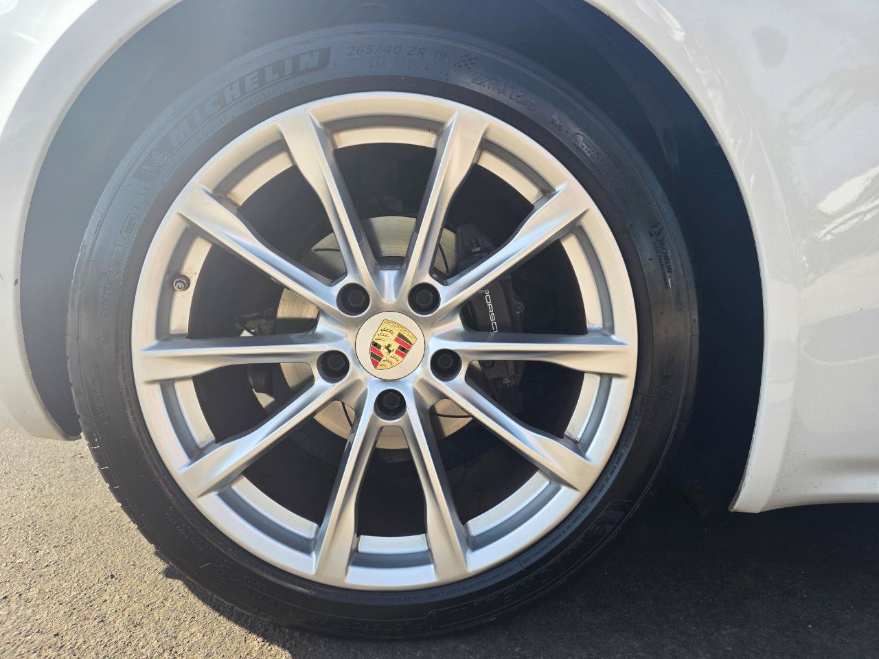 Used 2017 Porsche 718 Boxster RWD image 24