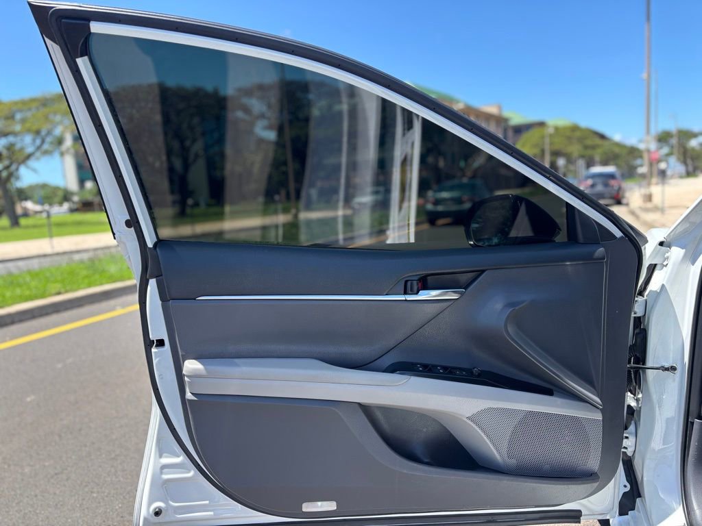 Used 2019 Toyota Camry L image 14