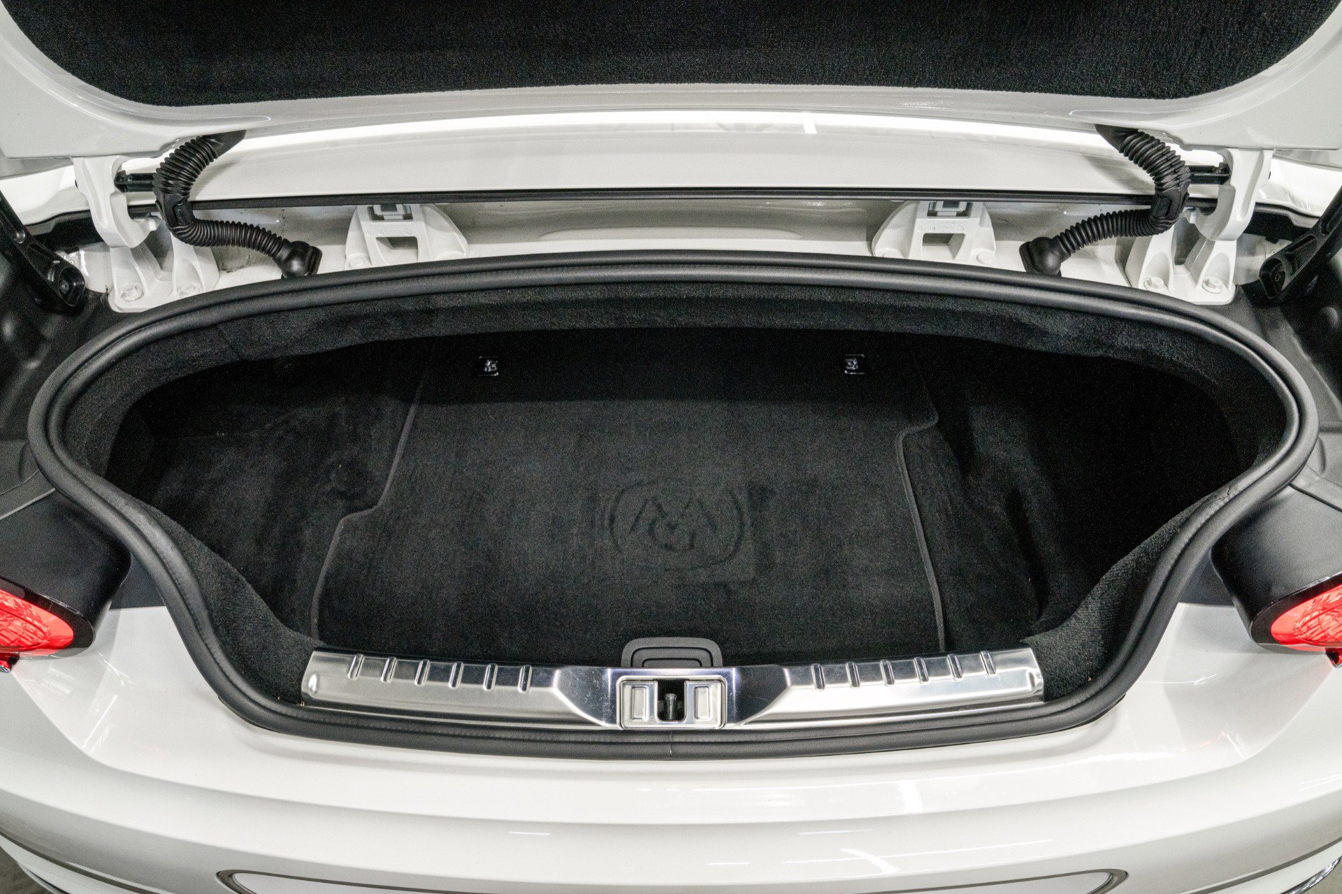 Used 2023 Bentley Continental GT Azure image 18