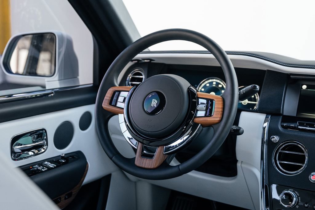 Used 2022 Rolls-Royce Cullinan image 28