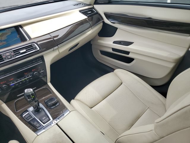 Used 2015 BMW 750Li RWD image 17