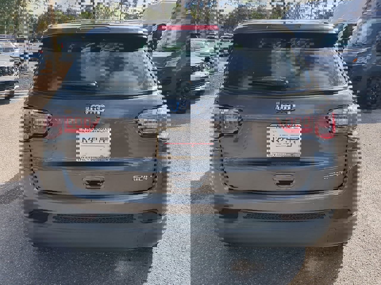 Used 2017 Jeep Compass Sport image 6