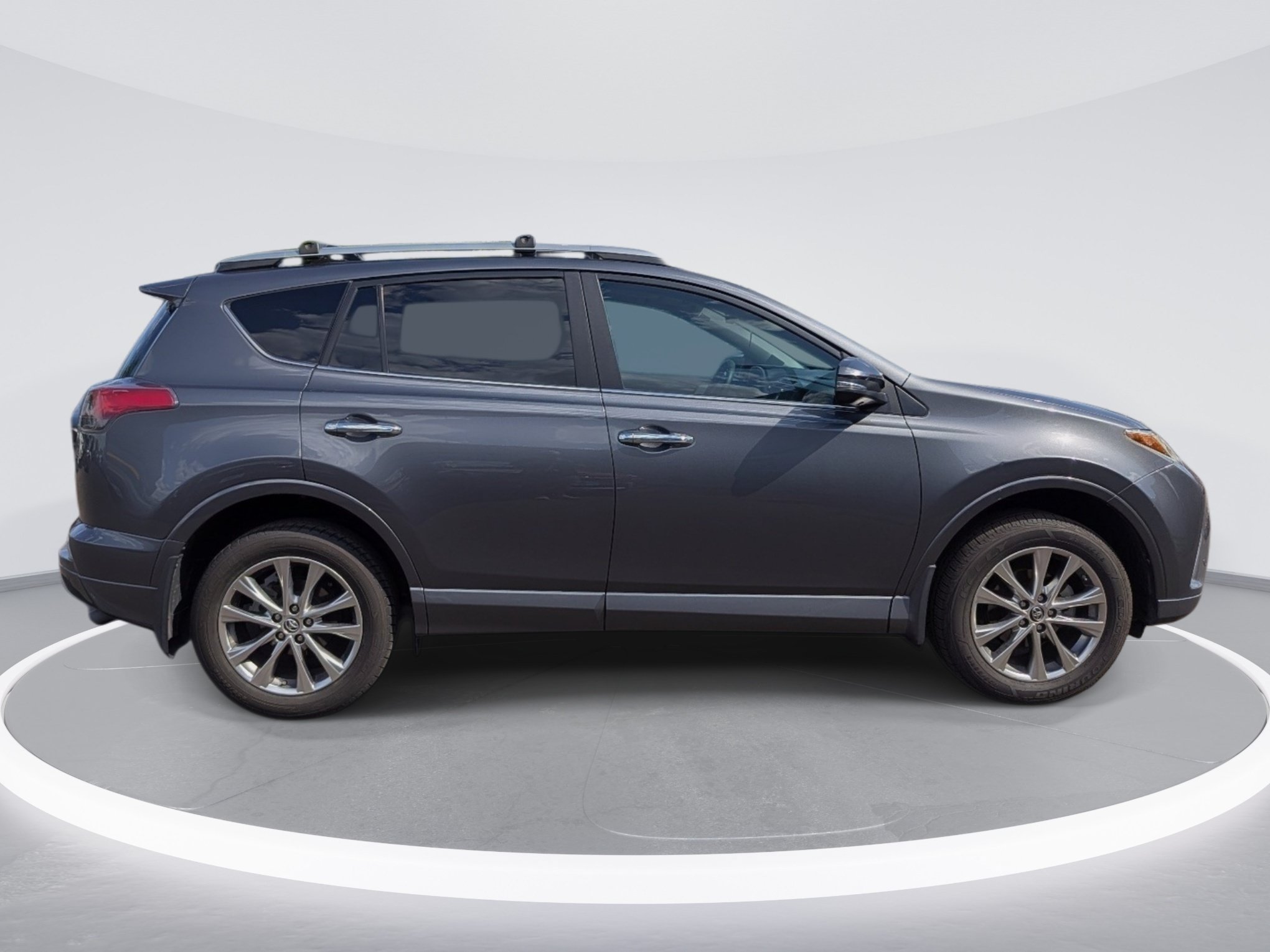Used 2017 Toyota RAV4 Platinum AWD/4WD image 4