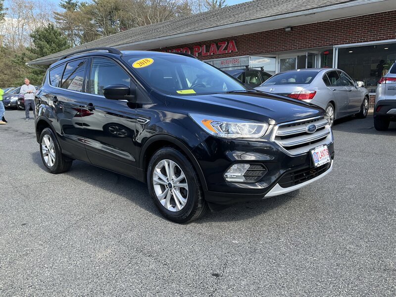 Used 2018 Ford Escape SEL AWD/4WD image 3